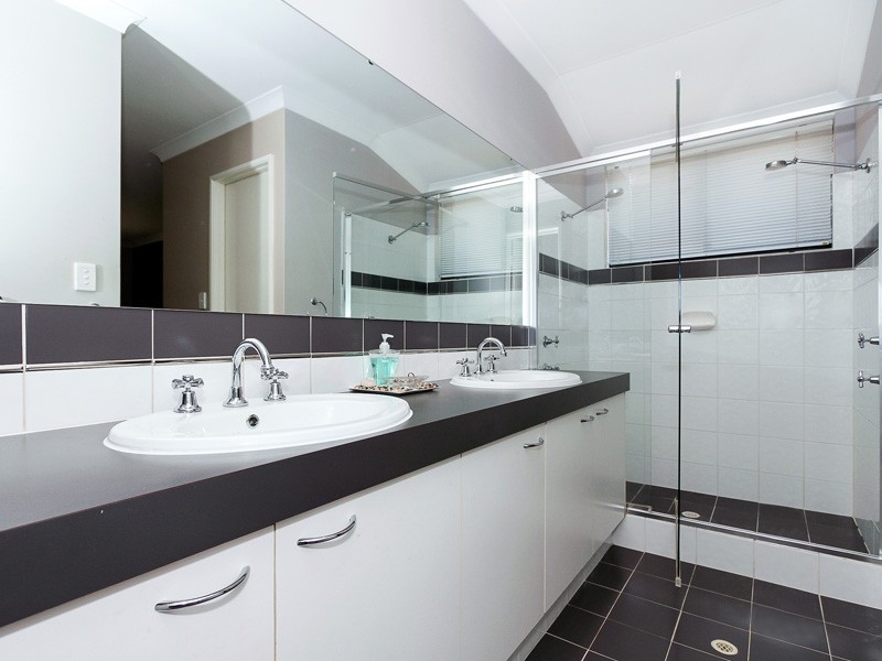 5 Sefton Place, Landsdale WA 6065