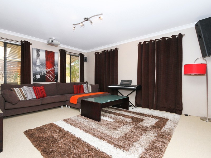 5 Sefton Place, Landsdale WA 6065