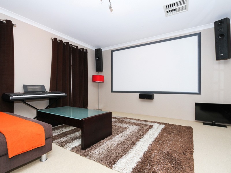 5 Sefton Place, Landsdale WA 6065