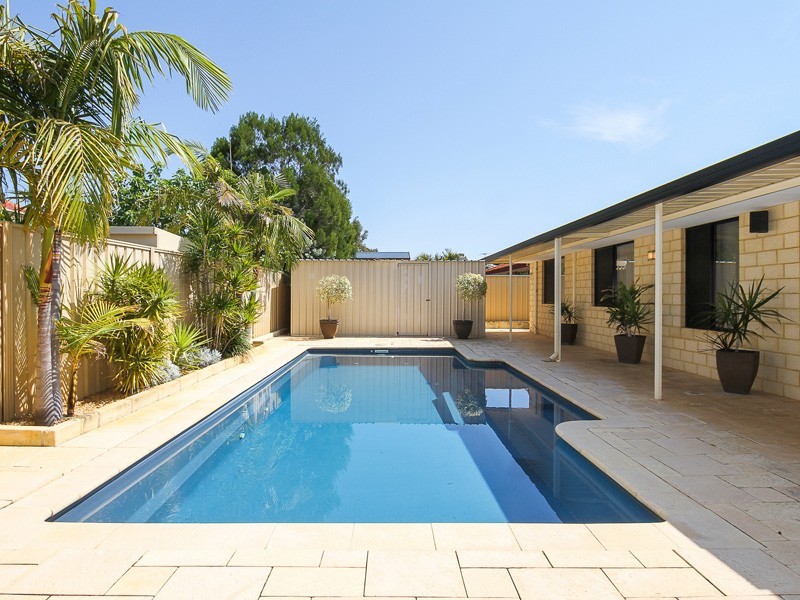 5 Sefton Place, Landsdale WA 6065