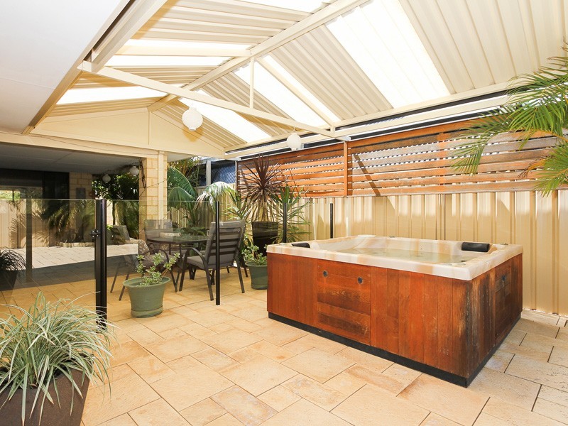 5 Sefton Place, Landsdale WA 6065