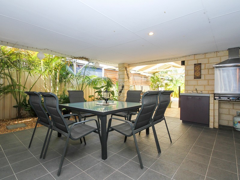 5 Sefton Place, Landsdale WA 6065