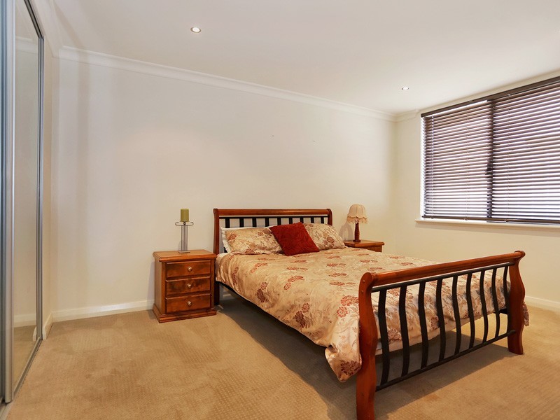 5B Cant Court, Hillarys WA 6025