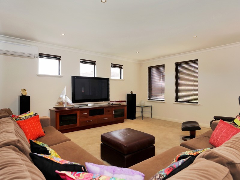 5B Cant Court, Hillarys WA 6025