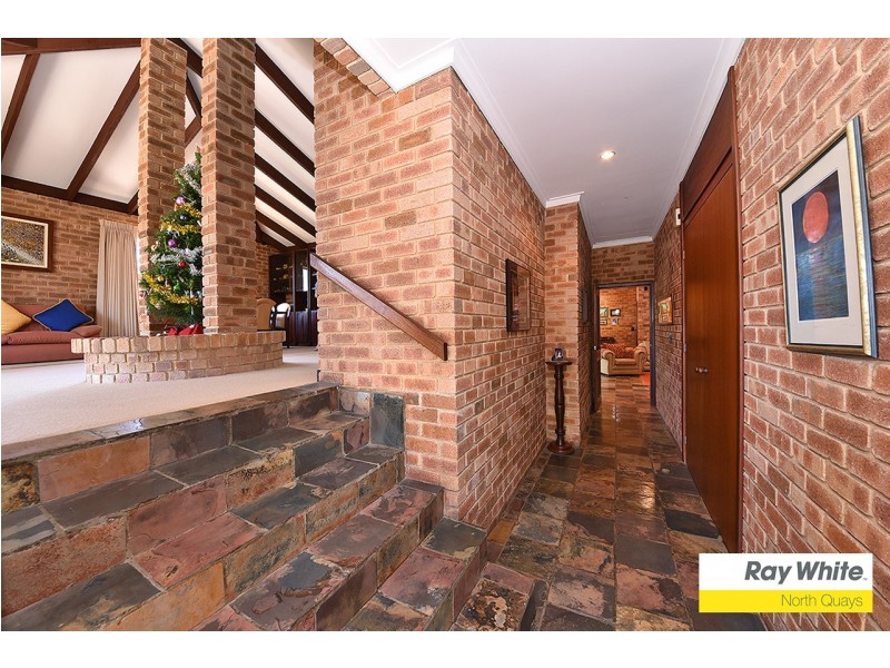 2 Buckthorn Court, Duncraig WA 6023