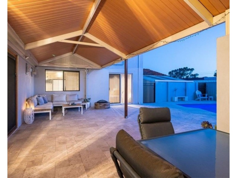 3 Bernard Manning Drive, Duncraig WA 6023