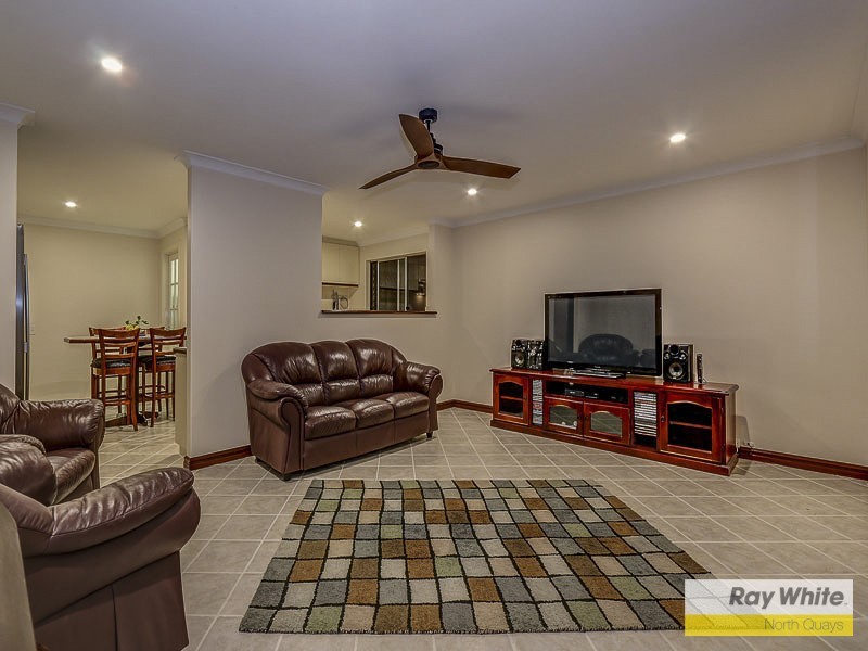 8 Bernard Manning Drive, Duncraig WA 6023