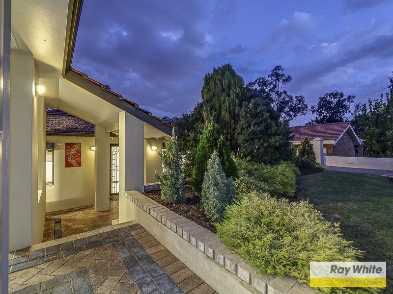 8 Bernard Manning Drive, Duncraig WA 6023