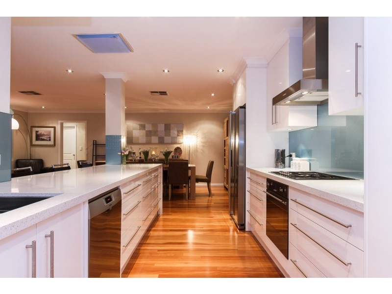 8 Macdougall Rise, Duncraig WA 6023