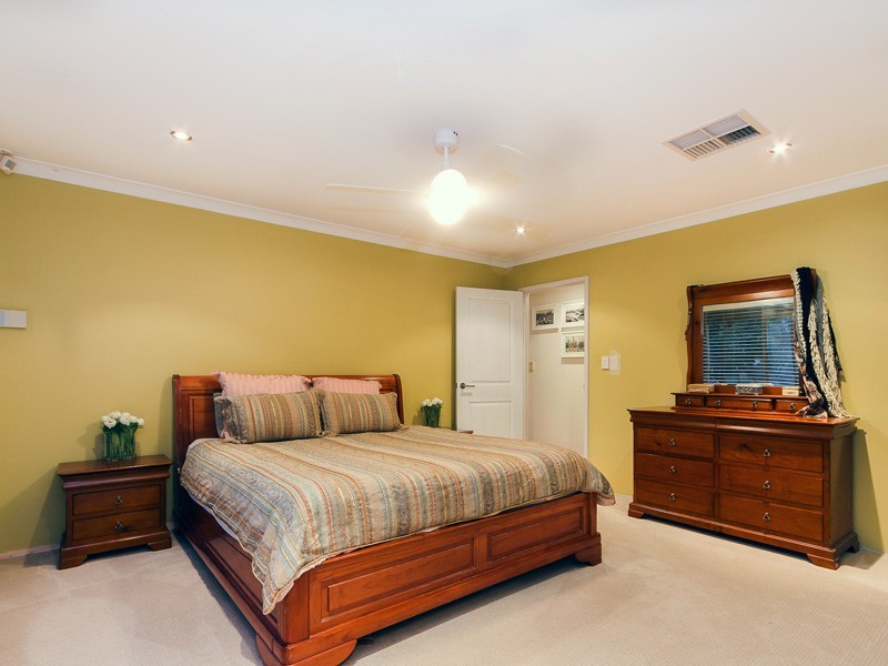 8 Macdougall Rise, Duncraig WA 6023