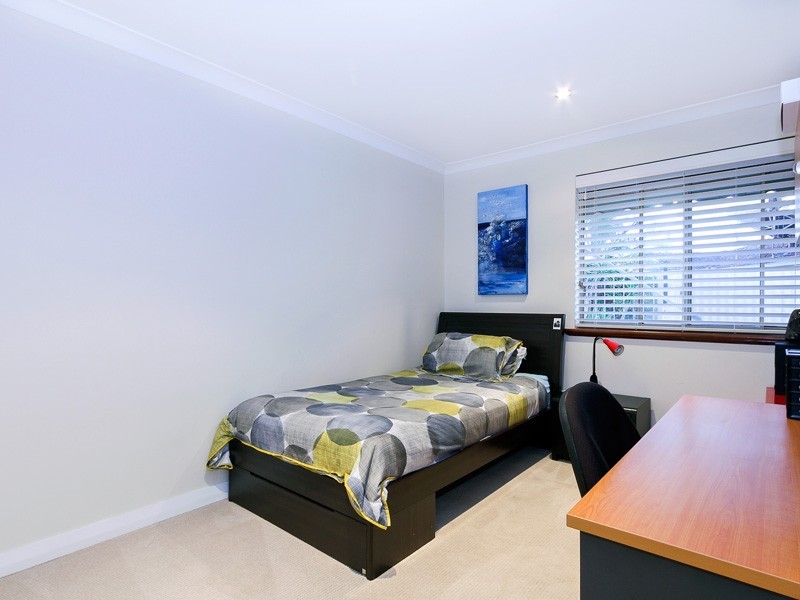 8 Macdougall Rise, Duncraig WA 6023