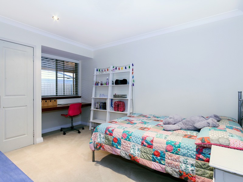 8 Macdougall Rise, Duncraig WA 6023