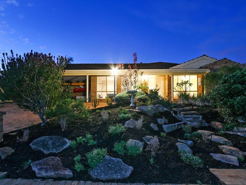 8 Macdougall Rise, Duncraig WA 6023