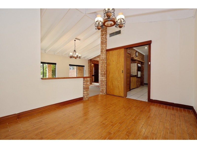 11 Vestey Court, Duncraig WA 6023