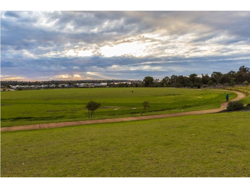 143 Waldburg Dve, Tapping WA 6065