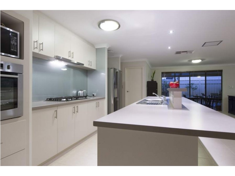 143 Waldburg Dve, Tapping WA 6065