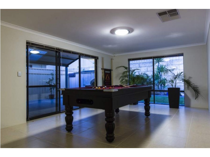 143 Waldburg Dve, Tapping WA 6065