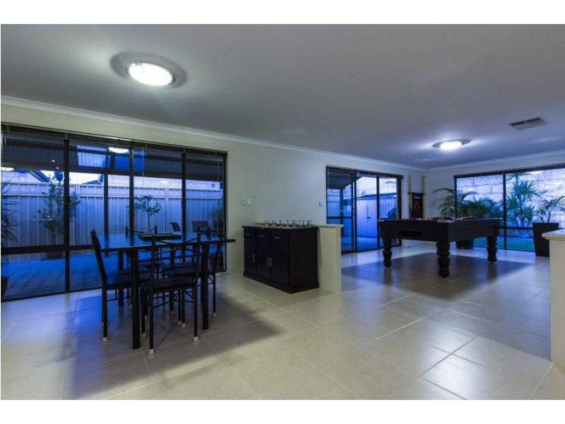 143 Waldburg Dve, Tapping WA 6065