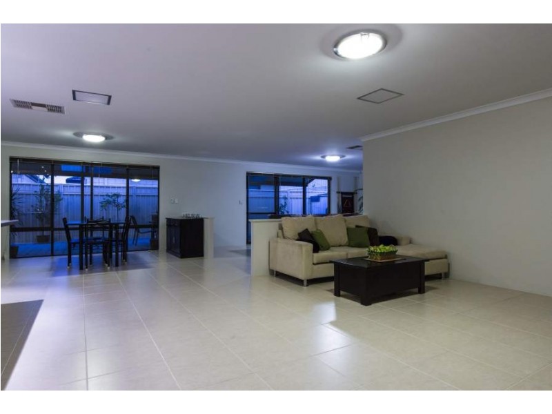 143 Waldburg Dve, Tapping WA 6065