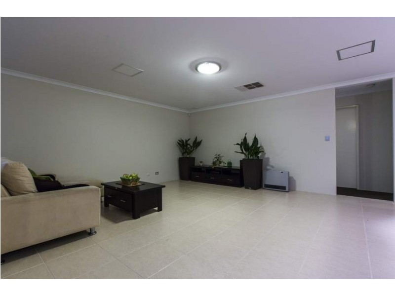 143 Waldburg Dve, Tapping WA 6065