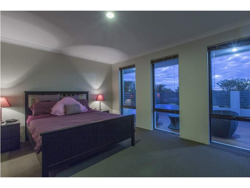 143 Waldburg Dve, Tapping WA 6065