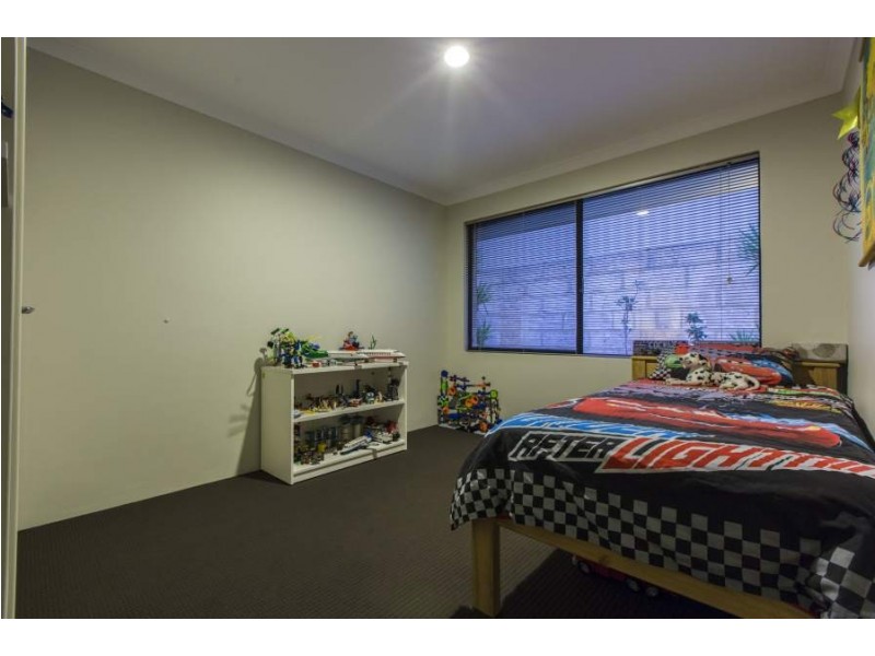 143 Waldburg Dve, Tapping WA 6065