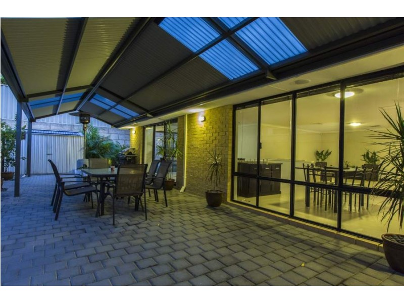 143 Waldburg Dve, Tapping WA 6065