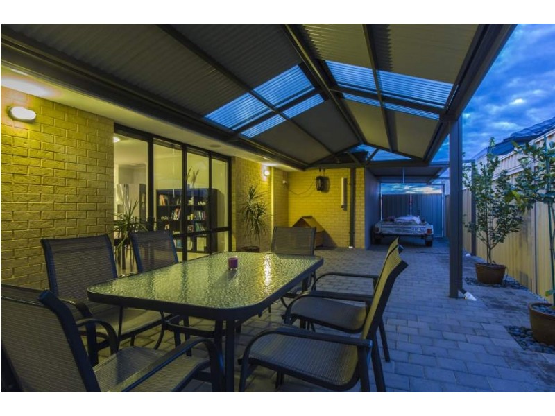 143 Waldburg Dve, Tapping WA 6065