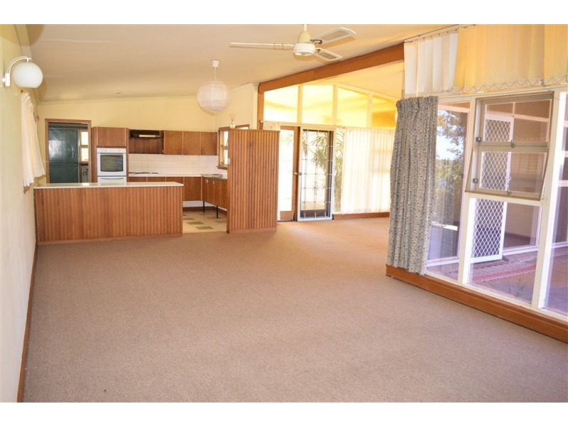 11 Gladman Way, Karrinyup WA 6018