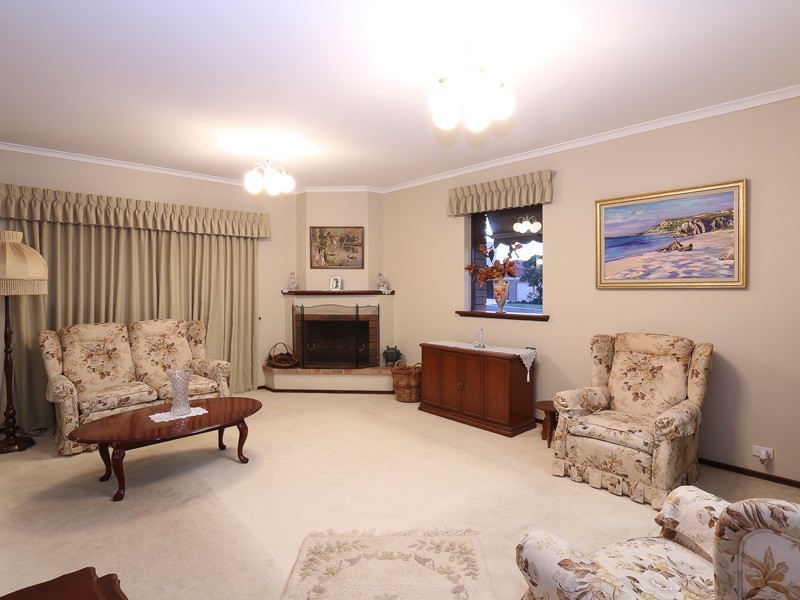 30 Truslove Way, Duncraig WA 6023