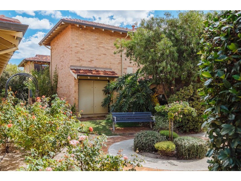 34/52 Liege Street, Woodlands WA 6018