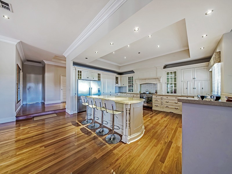 32 Carramar Road, Carramar WA 6031