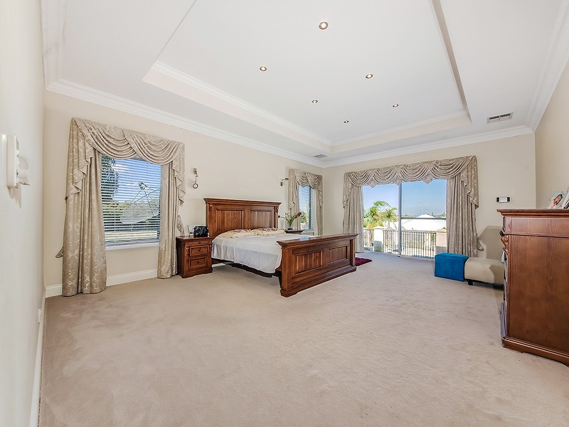 32 Carramar Road, Carramar WA 6031