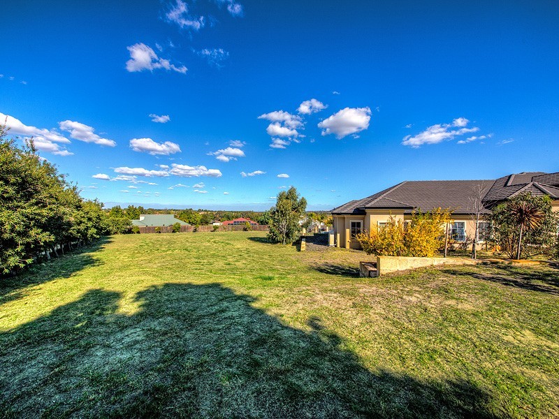 32 Carramar Road, Carramar WA 6031