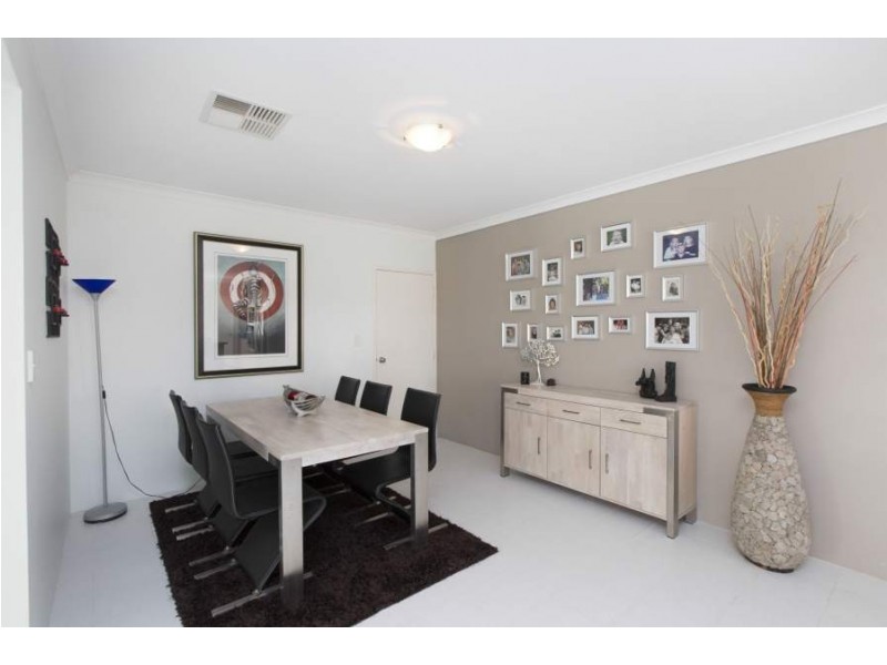 26 Hursthill St, Madeley WA 6065