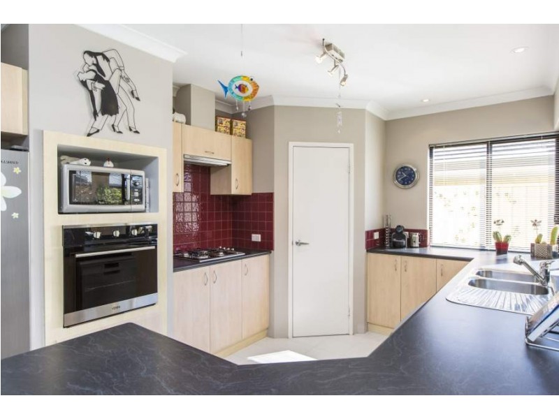 26 Hursthill St, Madeley WA 6065