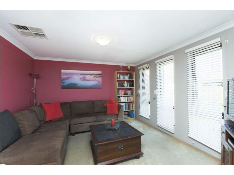 26 Hursthill St, Madeley WA 6065