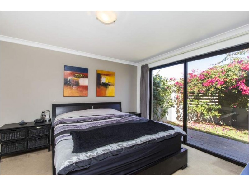 26 Hursthill St, Madeley WA 6065