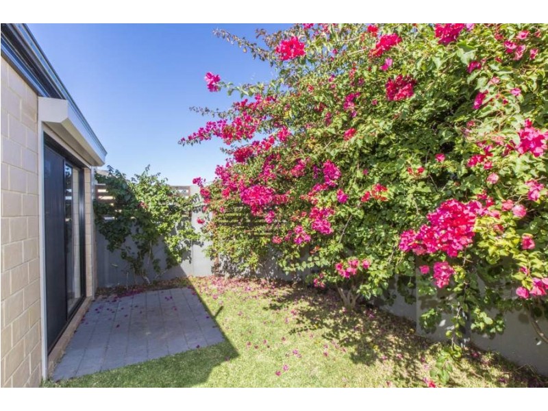 26 Hursthill St, Madeley WA 6065