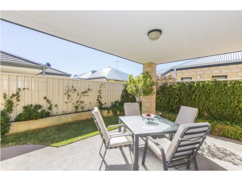 26 Hursthill St, Madeley WA 6065