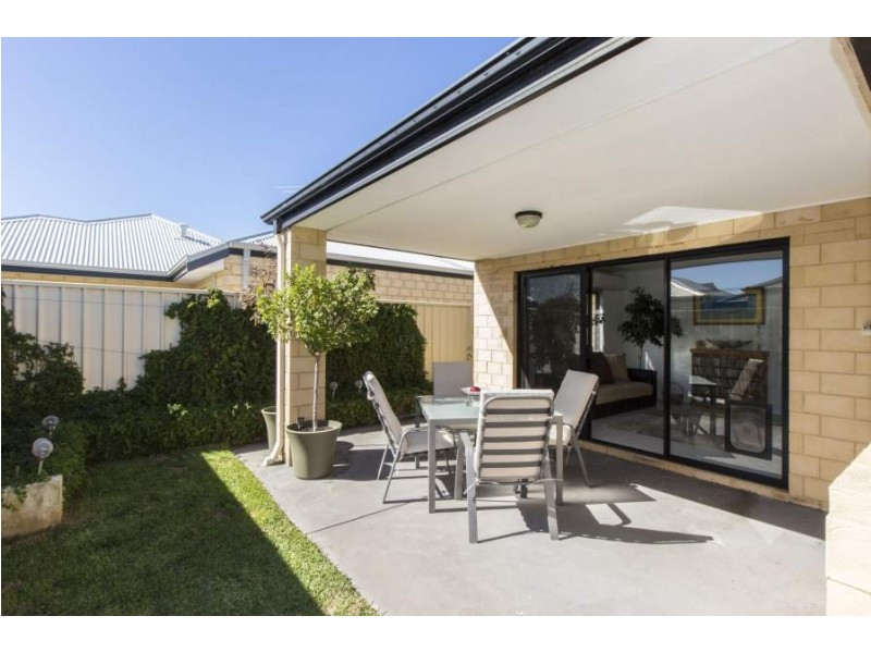 26 Hursthill St, Madeley WA 6065