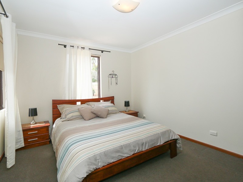 40 Yallambee Crescent, Wanneroo WA 6065