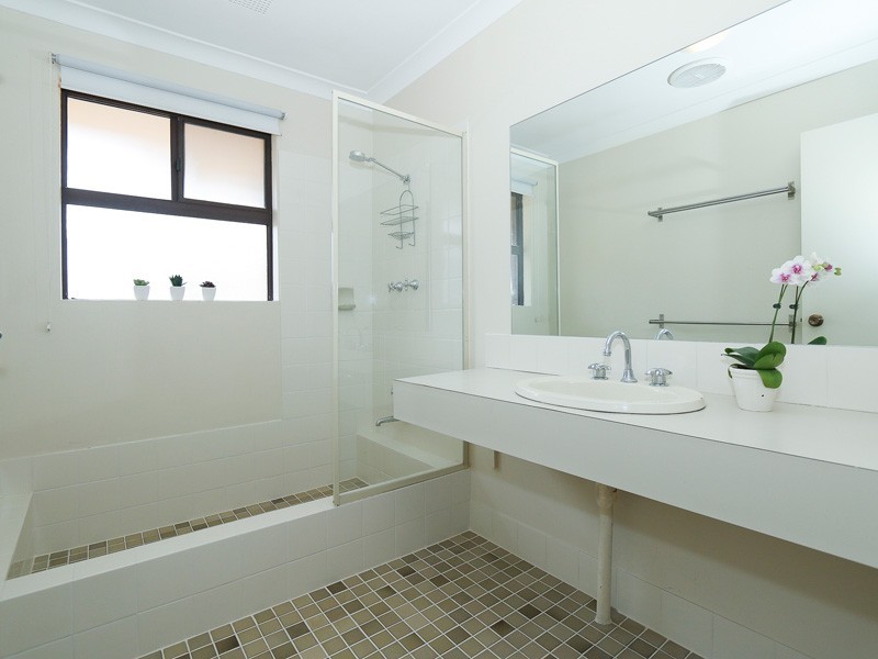 40 Yallambee Crescent, Wanneroo WA 6065