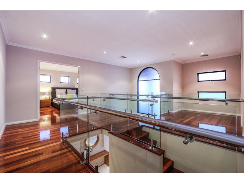 12 Castanet Dve, Madeley WA 6065