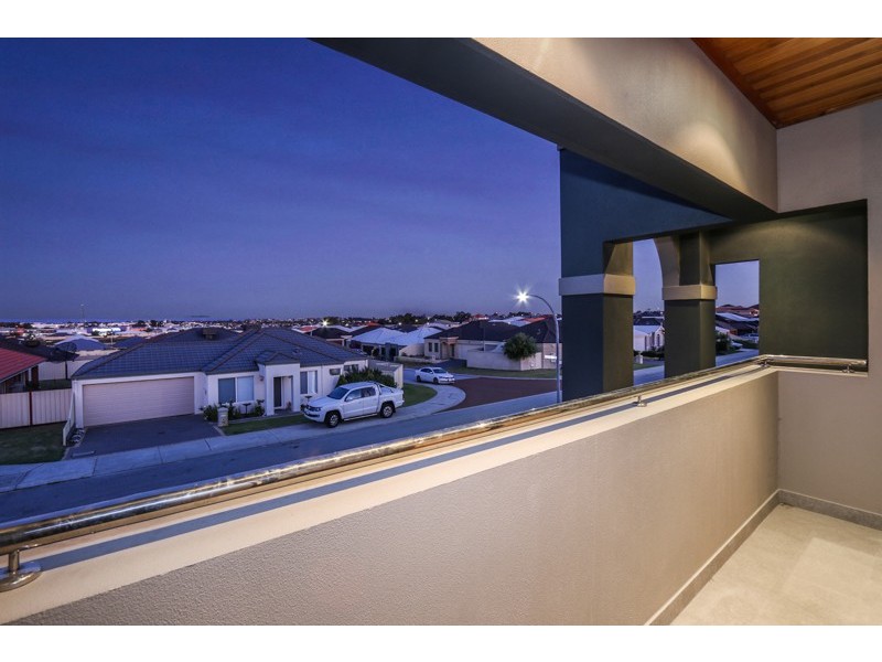 12 Castanet Dve, Madeley WA 6065