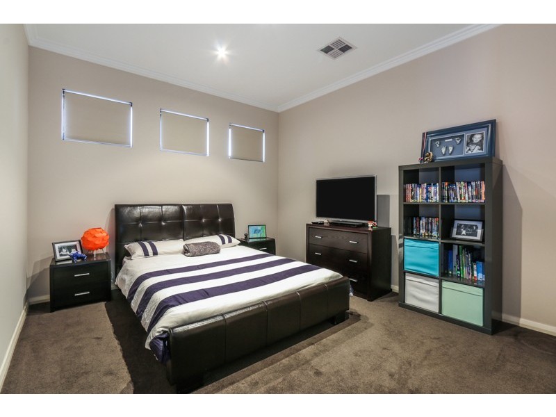 12 Castanet Dve, Madeley WA 6065