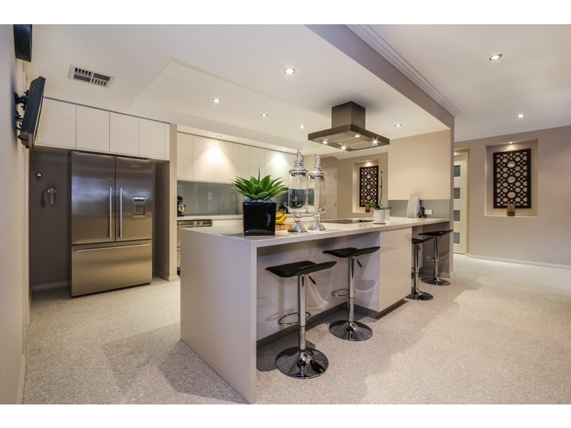 12 Castanet Dve, Madeley WA 6065