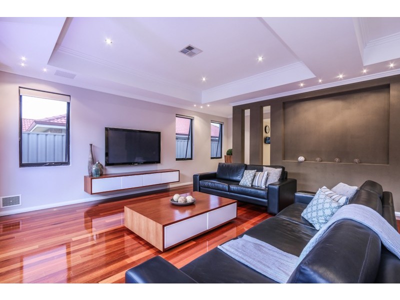 12 Castanet Dve, Madeley WA 6065