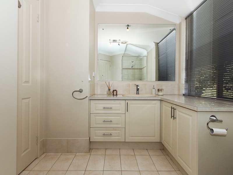 2 Stewart Court, Kallaroo WA 6025