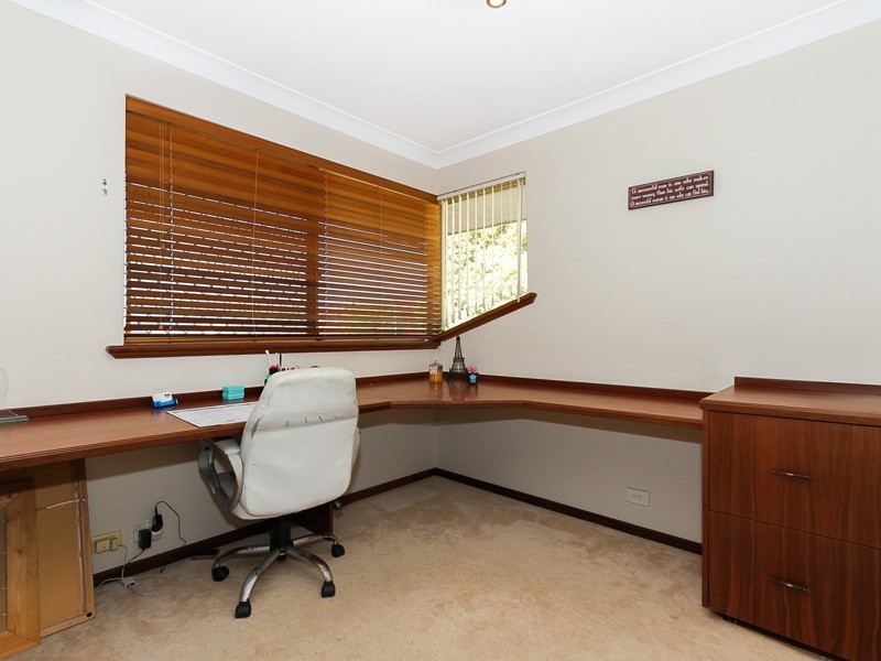 2 Stewart Court, Kallaroo WA 6025